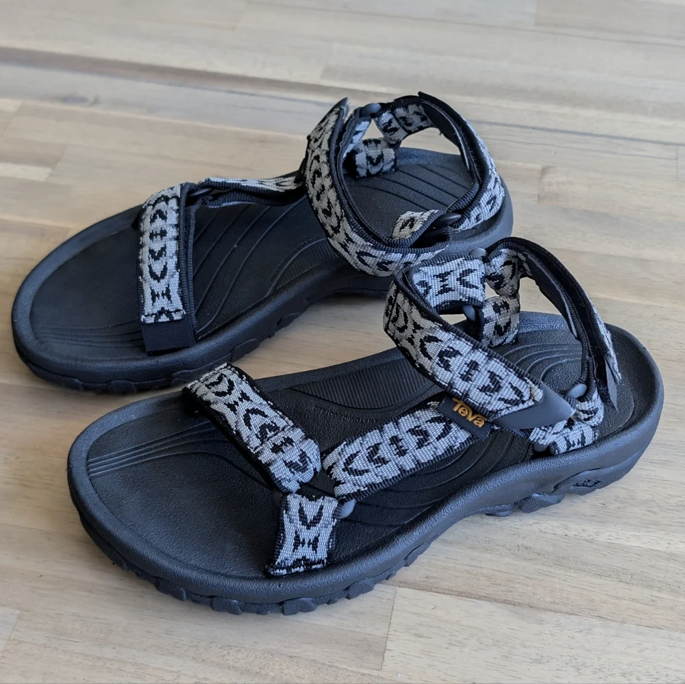 TEVA Sandals‎ (Youth Size 5)